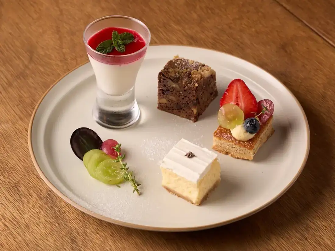 FOLK FOLK Coffeeのスイーツ盛り合わせ